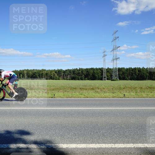 07.09.2025 - 19. Norderstedt Triathlon Michael Burmester http://msf.ph/oto/8846909 07.09.2025 15:17:53 Radfahren 884 meine-sportfotos.de