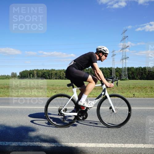 07.09.2025 - 19. Norderstedt Triathlon Michael Burmester http://msf.ph/oto/8846972 07.09.2025 15:19:22 Radfahren 956, 1435 meine-sportfotos.de