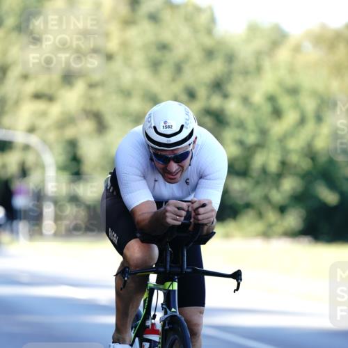07.09.2025 - 19. Norderstedt Triathlon Michael Burmester http://msf.ph/oto/8847030 07.09.2025 16:13:34 Radfahren 1067, 1582 meine-sportfotos.de