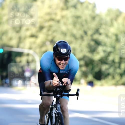 07.09.2025 - 19. Norderstedt Triathlon Michael Burmester http://msf.ph/oto/8847078 07.09.2025 16:13:47 Radfahren 1625 meine-sportfotos.de