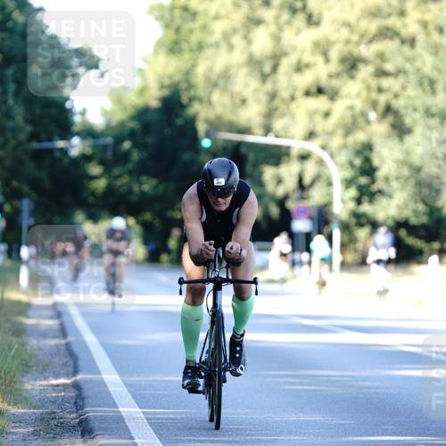 07.09.2025 - 19. Norderstedt Triathlon Michael Burmester http://msf.ph/oto/8847084 07.09.2025 16:13:49 Radfahren 910, 1625 meine-sportfotos.de