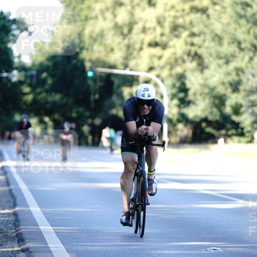 07.09.2025 - 19. Norderstedt Triathlon Michael Burmester http://msf.ph/oto/8847095 07.09.2025 16:13:53 Radfahren 910, 1554 meine-sportfotos.de