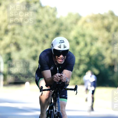 07.09.2025 - 19. Norderstedt Triathlon Michael Burmester http://msf.ph/oto/8847098 07.09.2025 16:13:54 Radfahren 910, 1554 meine-sportfotos.de