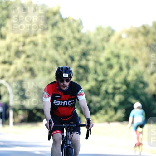 07.09.2025 - 19. Norderstedt Triathlon Michael Burmester http://msf.ph/oto/8847170 07.09.2025 16:14:19 Radfahren 934 meine-sportfotos.de