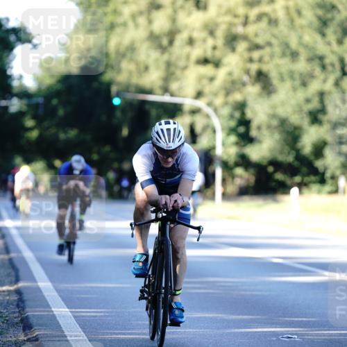 07.09.2025 - 19. Norderstedt Triathlon Michael Burmester http://msf.ph/oto/8847180 07.09.2025 16:14:27 Radfahren 380, 415, 1584 meine-sportfotos.de