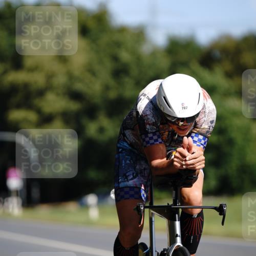 07.09.2025 - 19. Norderstedt Triathlon Michael Burmester http://msf.ph/oto/8847234 07.09.2025 11:26:48 Radfahren 787, 1188 meine-sportfotos.de