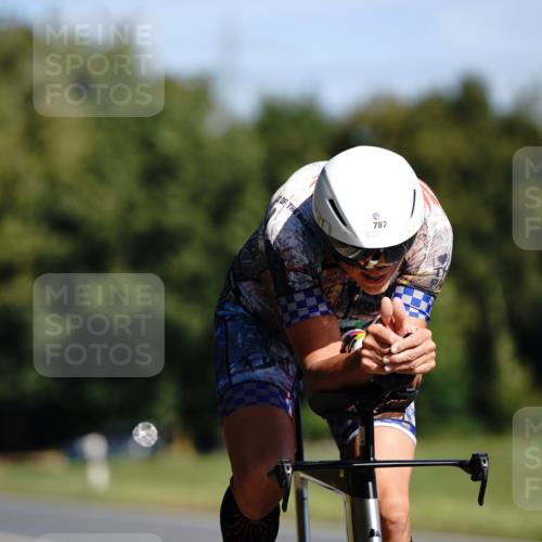 07.09.2025 - 19. Norderstedt Triathlon Michael Burmester http://msf.ph/oto/8847236 07.09.2025 11:26:48 Radfahren 787, 1188 meine-sportfotos.de