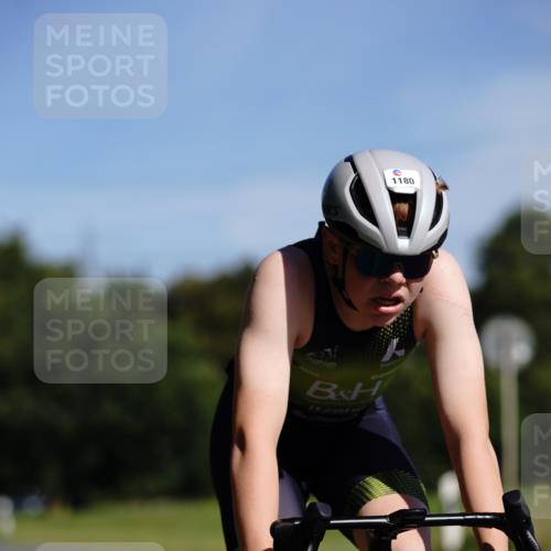 07.09.2025 - 19. Norderstedt Triathlon Michael Burmester http://msf.ph/oto/8847257 07.09.2025 11:26:52 Radfahren 1180, 1188 meine-sportfotos.de