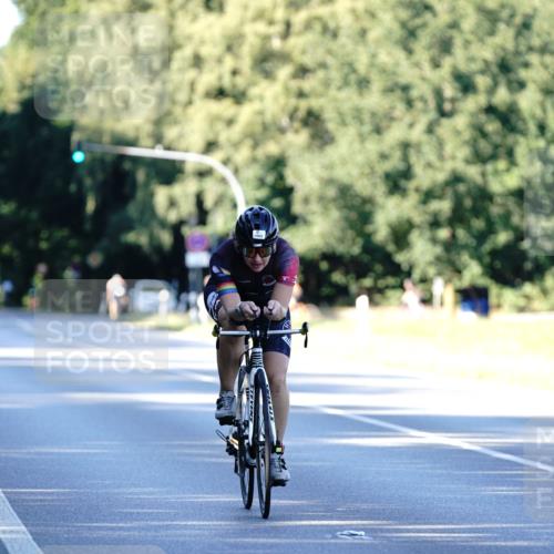07.09.2025 - 19. Norderstedt Triathlon Michael Burmester http://msf.ph/oto/8847261 07.09.2025 16:14:44 Radfahren 1049, 1052, 1613 meine-sportfotos.de