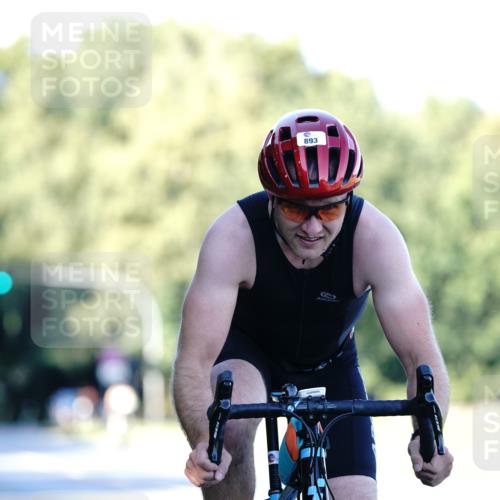 07.09.2025 - 19. Norderstedt Triathlon Michael Burmester http://msf.ph/oto/8847315 07.09.2025 16:14:56 Radfahren 893, 942 meine-sportfotos.de