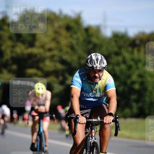 07.09.2025 - 19. Norderstedt Triathlon Michael Burmester http://msf.ph/oto/8847363 07.09.2025 11:27:21 Radfahren 760, 1176, 1198 meine-sportfotos.de