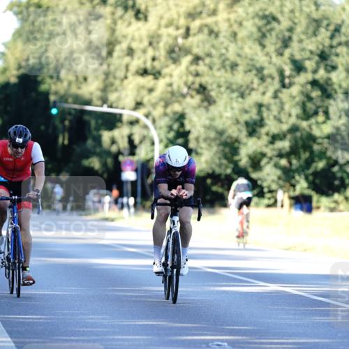07.09.2025 - 19. Norderstedt Triathlon Michael Burmester http://msf.ph/oto/8847371 07.09.2025 16:15:22 Radfahren 873, 894 meine-sportfotos.de