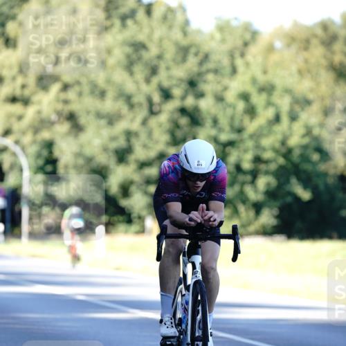 07.09.2025 - 19. Norderstedt Triathlon Michael Burmester http://msf.ph/oto/8847375 07.09.2025 16:15:23 Radfahren 873, 894 meine-sportfotos.de