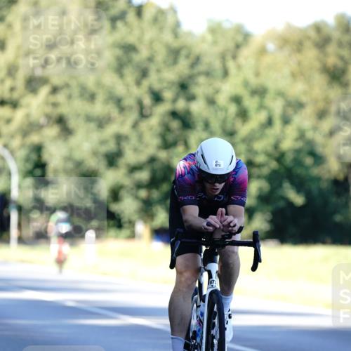 07.09.2025 - 19. Norderstedt Triathlon Michael Burmester http://msf.ph/oto/8847378 07.09.2025 16:15:23 Radfahren 873, 894 meine-sportfotos.de