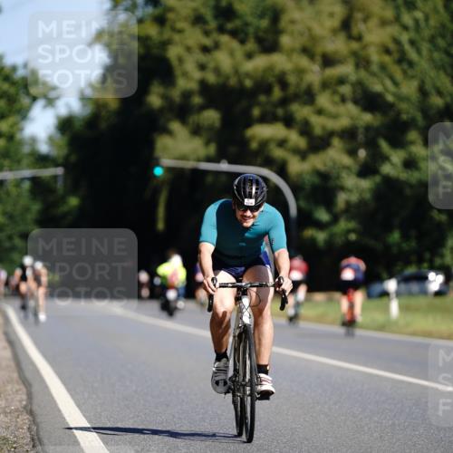 07.09.2025 - 19. Norderstedt Triathlon Michael Burmester http://msf.ph/oto/8847431 07.09.2025 11:27:40 Radfahren 1210 meine-sportfotos.de