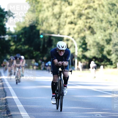 07.09.2025 - 19. Norderstedt Triathlon Michael Burmester http://msf.ph/oto/8847456 07.09.2025 16:15:48 Radfahren 1549 meine-sportfotos.de