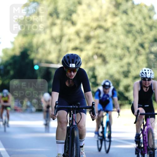 07.09.2025 - 19. Norderstedt Triathlon Michael Burmester http://msf.ph/oto/8847504 07.09.2025 16:15:55 Radfahren 941, 1088, 1409, 1427, 1564 meine-sportfotos.de