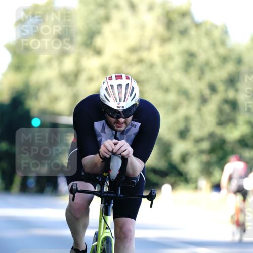 07.09.2025 - 19. Norderstedt Triathlon Michael Burmester http://msf.ph/oto/8847559 07.09.2025 16:16:06 Radfahren 1618 meine-sportfotos.de