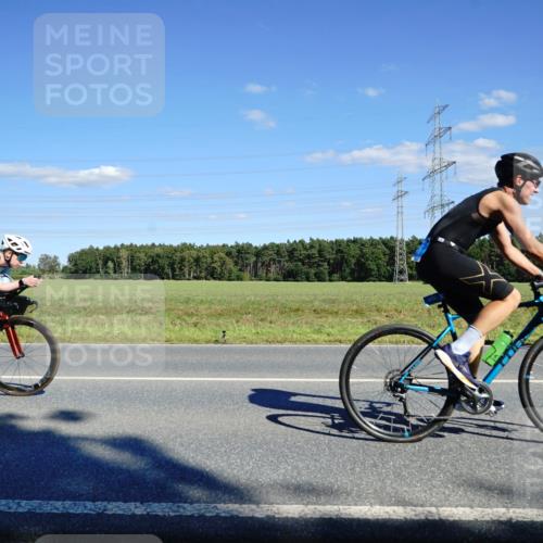 07.09.2025 - 19. Norderstedt Triathlon Michael Burmester http://msf.ph/oto/8847625 07.09.2025 15:27:28 Radfahren 379, 886, 890, 1491 meine-sportfotos.de