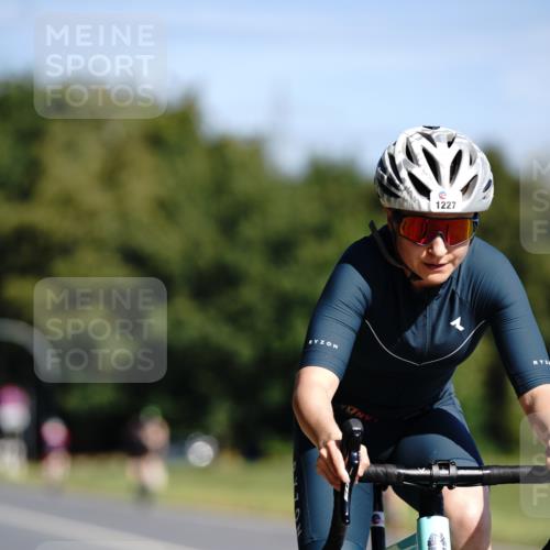 07.09.2025 - 19. Norderstedt Triathlon Michael Burmester http://msf.ph/oto/8847663 07.09.2025 11:29:31 Radfahren 185, 784, 1227 meine-sportfotos.de