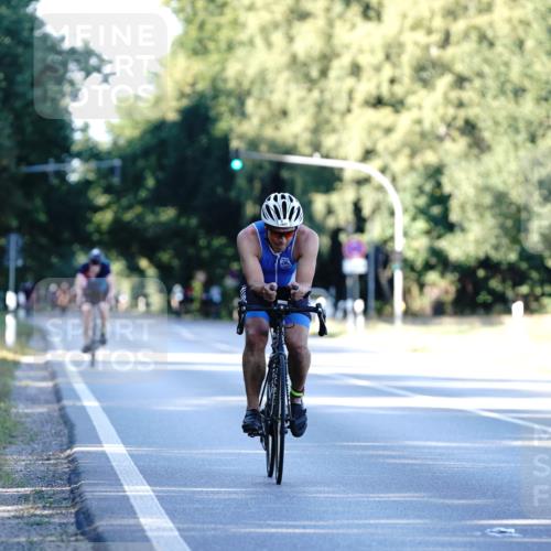 07.09.2025 - 19. Norderstedt Triathlon Michael Burmester http://msf.ph/oto/8847669 07.09.2025 16:16:31 Radfahren 372, 1075, 1455, 1603 meine-sportfotos.de