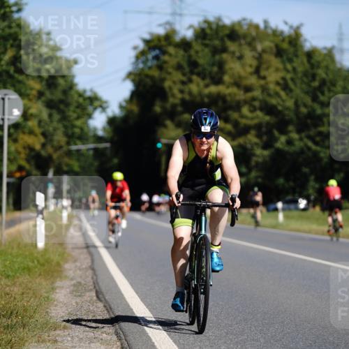 07.09.2025 - 19. Norderstedt Triathlon Michael Burmester http://msf.ph/oto/8847671 07.09.2025 11:29:32 Radfahren 185, 784, 1227 meine-sportfotos.de