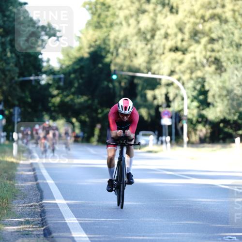 07.09.2025 - 19. Norderstedt Triathlon Michael Burmester http://msf.ph/oto/8847703 07.09.2025 16:16:42 Radfahren 1573 meine-sportfotos.de