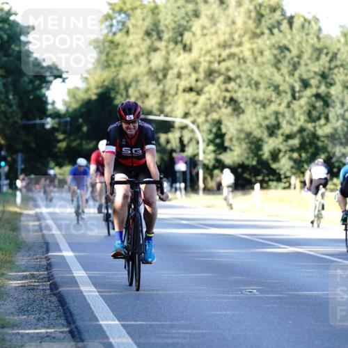 07.09.2025 - 19. Norderstedt Triathlon Michael Burmester http://msf.ph/oto/8847749 07.09.2025 16:16:55 Radfahren 503, 903, 1077, 1411, 1464, 1611, 1630 meine-sportfotos.de