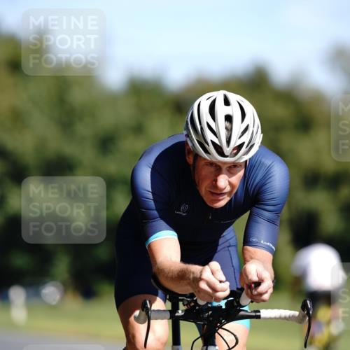 07.09.2025 - 19. Norderstedt Triathlon Michael Burmester http://msf.ph/oto/8847780 07.09.2025 11:30:42 Radfahren 837 meine-sportfotos.de