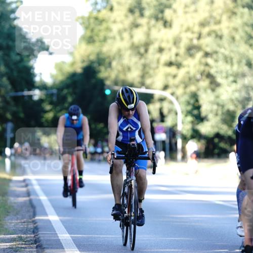 07.09.2025 - 19. Norderstedt Triathlon Michael Burmester http://msf.ph/oto/8847799 07.09.2025 16:17:12 Radfahren 924, 1053, 1460, 1569 meine-sportfotos.de