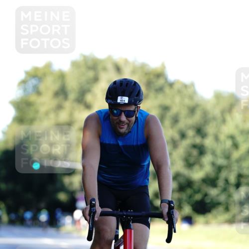 07.09.2025 - 19. Norderstedt Triathlon Michael Burmester http://msf.ph/oto/8847805 07.09.2025 16:17:15 Radfahren 924, 1053, 1460, 1569 meine-sportfotos.de