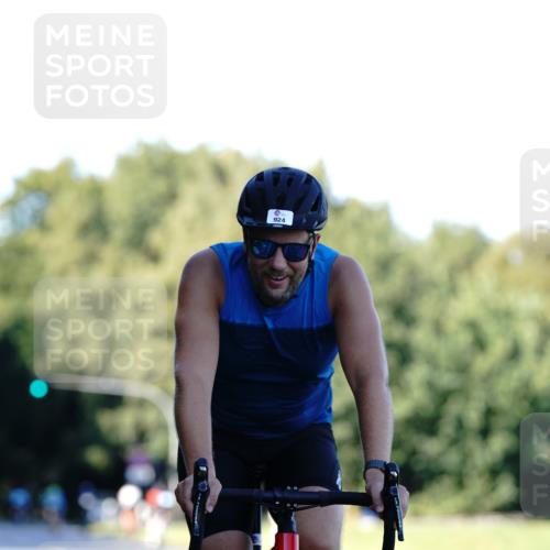 07.09.2025 - 19. Norderstedt Triathlon Michael Burmester http://msf.ph/oto/8847807 07.09.2025 16:17:15 Radfahren 924, 1053, 1460, 1569 meine-sportfotos.de