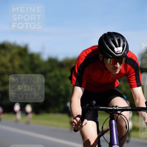 07.09.2025 - 19. Norderstedt Triathlon Michael Burmester http://msf.ph/oto/8847824 07.09.2025 11:31:07 Radfahren 284, 862, 1190, 1208, 1363 meine-sportfotos.de