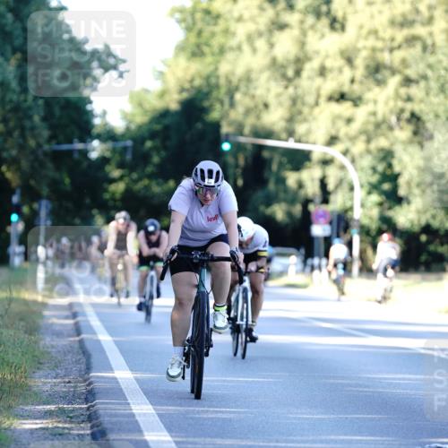 07.09.2025 - 19. Norderstedt Triathlon Michael Burmester http://msf.ph/oto/8847847 07.09.2025 16:17:47 Radfahren 944, 1588 meine-sportfotos.de
