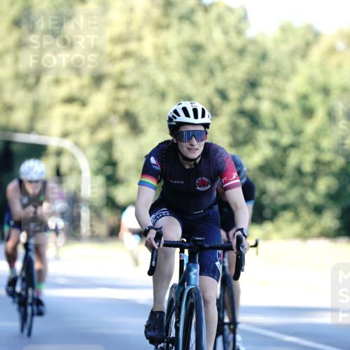 07.09.2025 - 19. Norderstedt Triathlon Michael Burmester http://msf.ph/oto/8847889 07.09.2025 16:18:03 Radfahren 878, 1555, 1621, 1627 meine-sportfotos.de