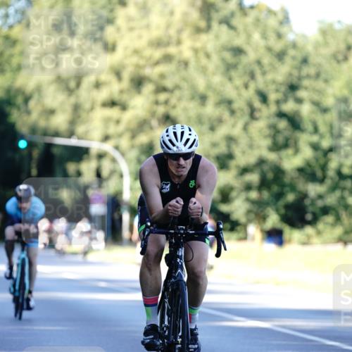 07.09.2025 - 19. Norderstedt Triathlon Michael Burmester http://msf.ph/oto/8847895 07.09.2025 16:18:04 Radfahren 878, 1555, 1621, 1627 meine-sportfotos.de