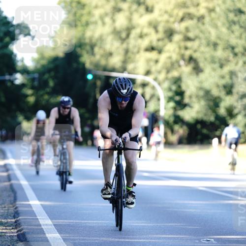 07.09.2025 - 19. Norderstedt Triathlon Michael Burmester http://msf.ph/oto/8847903 07.09.2025 16:18:07 Radfahren 889, 1555, 1619, 1621, 1627 meine-sportfotos.de