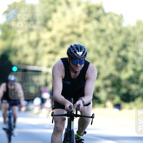 07.09.2025 - 19. Norderstedt Triathlon Michael Burmester http://msf.ph/oto/8847907 07.09.2025 16:18:08 Radfahren 889, 1619, 1627 meine-sportfotos.de