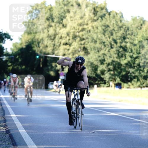 07.09.2025 - 19. Norderstedt Triathlon Michael Burmester http://msf.ph/oto/8847925 07.09.2025 16:18:24 Radfahren 929 meine-sportfotos.de