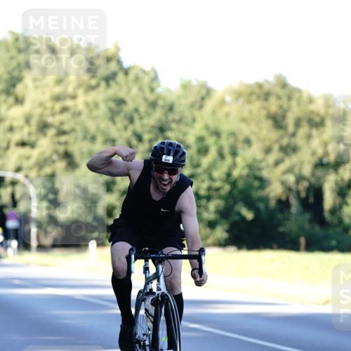 07.09.2025 - 19. Norderstedt Triathlon Michael Burmester http://msf.ph/oto/8847931 07.09.2025 16:18:25 Radfahren 929, 1589 meine-sportfotos.de