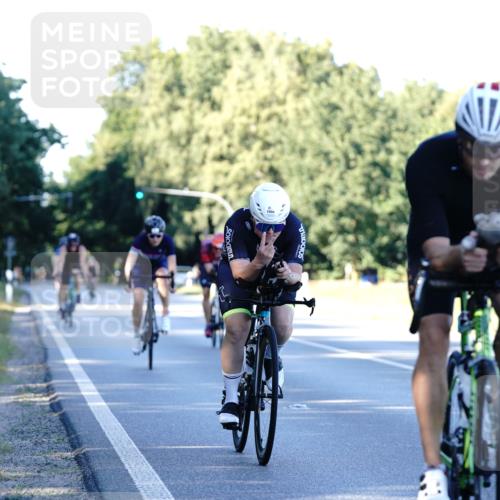 07.09.2025 - 19. Norderstedt Triathlon Michael Burmester http://msf.ph/oto/8847971 07.09.2025 16:18:39 Radfahren 418, 866, 1092, 1094, 1557 meine-sportfotos.de