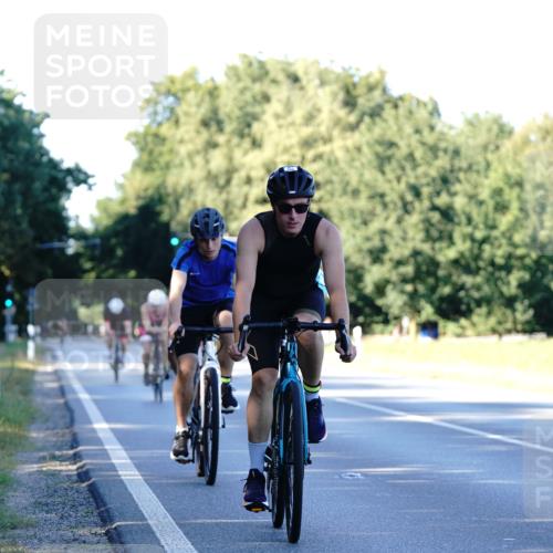 07.09.2025 - 19. Norderstedt Triathlon Michael Burmester http://msf.ph/oto/8847983 07.09.2025 16:18:43 Radfahren 418, 886, 890, 1092, 1094, 1528, 1561 meine-sportfotos.de