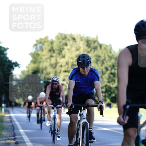 07.09.2025 - 19. Norderstedt Triathlon Michael Burmester http://msf.ph/oto/8847985 07.09.2025 16:18:44 Radfahren 418, 886, 890, 1092, 1528, 1561 meine-sportfotos.de