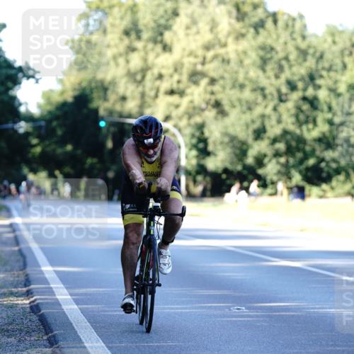 07.09.2025 - 19. Norderstedt Triathlon Michael Burmester http://msf.ph/oto/8848007 07.09.2025 16:18:57 Radfahren 1523 meine-sportfotos.de