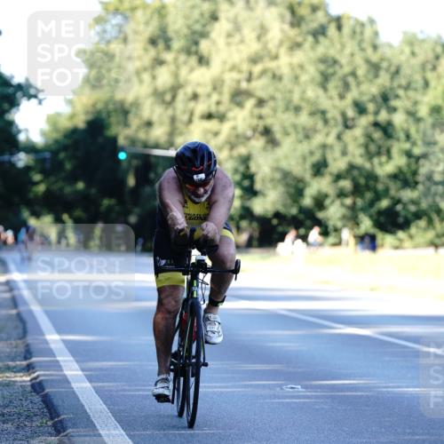07.09.2025 - 19. Norderstedt Triathlon Michael Burmester http://msf.ph/oto/8848009 07.09.2025 16:18:57 Radfahren 1523 meine-sportfotos.de