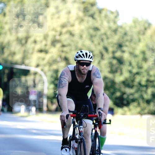 07.09.2025 - 19. Norderstedt Triathlon Michael Burmester http://msf.ph/oto/8848051 07.09.2025 16:19:18 Radfahren 871, 937, 1551 meine-sportfotos.de