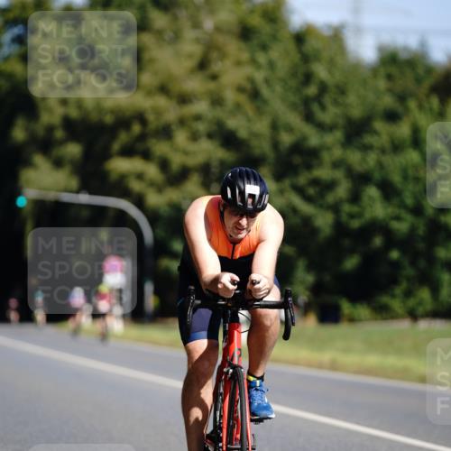 07.09.2025 - 19. Norderstedt Triathlon Michael Burmester http://msf.ph/oto/8848084 07.09.2025 11:34:26 Radfahren 833, 1357 meine-sportfotos.de