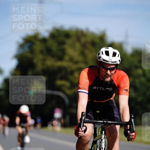 07.09.2025 - 19. Norderstedt Triathlon Michael Burmester http://msf.ph/oto/8848102 07.09.2025 11:34:45 Radfahren 736, 822, 1193 meine-sportfotos.de