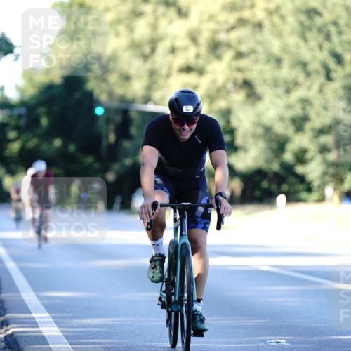 07.09.2025 - 19. Norderstedt Triathlon Michael Burmester http://msf.ph/oto/8848169 07.09.2025 16:20:49 Radfahren 401 meine-sportfotos.de