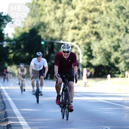 07.09.2025 - 19. Norderstedt Triathlon Michael Burmester http://msf.ph/oto/8848173 07.09.2025 16:20:53 Radfahren 401, 1515 meine-sportfotos.de